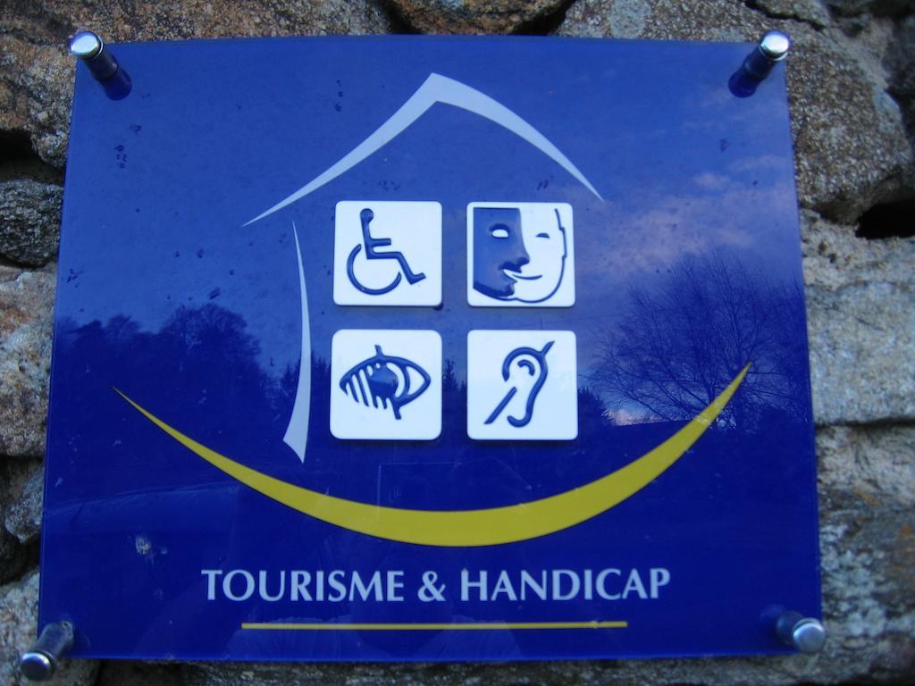 La Ferme Des Genets Bed and Breakfast Medeyrolles Esterno foto
